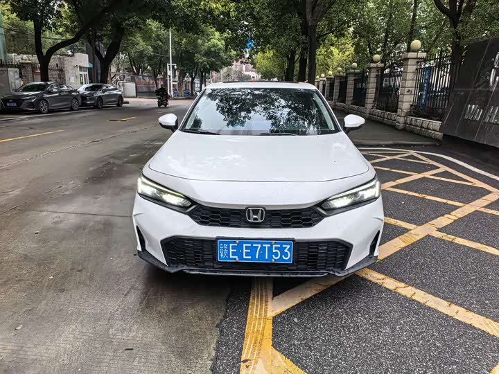 Фото 2 - Honda Civic