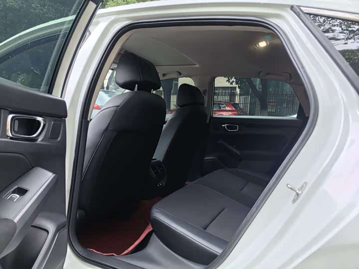 Фото 8 - Honda Civic