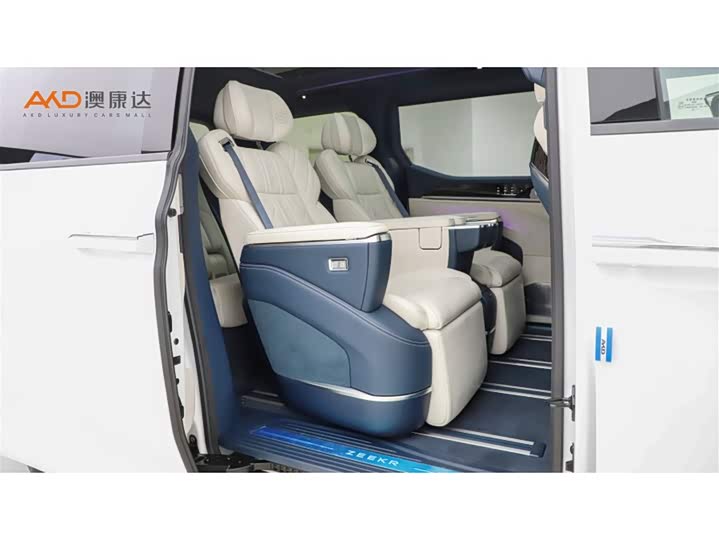 Фото 8 - Zeekr 009