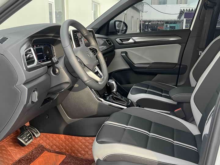 Фото 4 - Volkswagen T-Roc