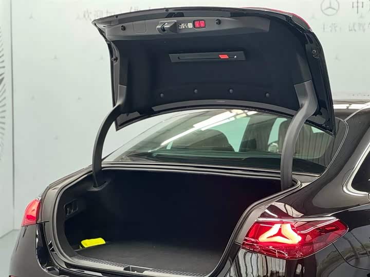 Фото 3 - Mercedes-Benz E-Class Hybrid