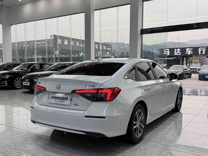 Фото 4 - Honda Civic