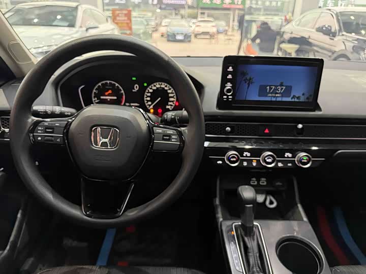 Фото 8 - Honda Civic