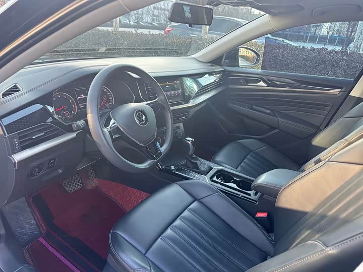 Фото 8 - Volkswagen Passat