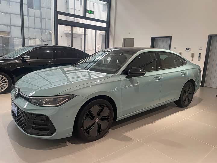 Photo 1 - Volkswagen Passat