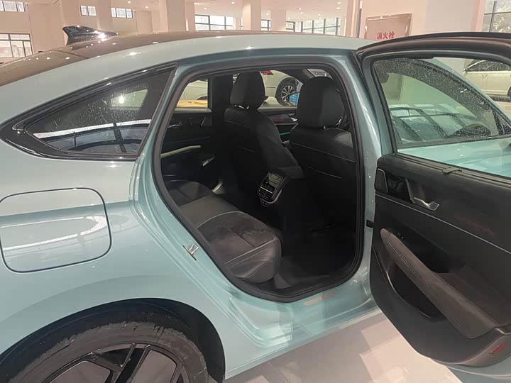 Photo 5 - Volkswagen Passat