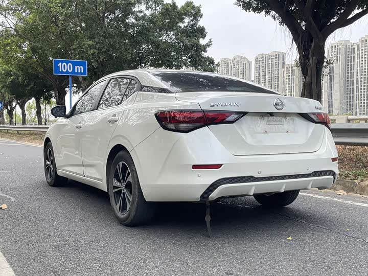 Фото 8 - Nissan Sylphy