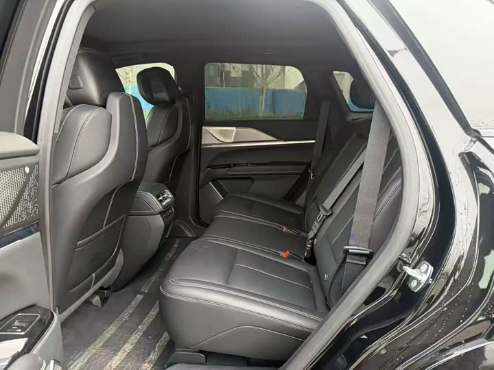 Фото 4 - Cadillac XT5