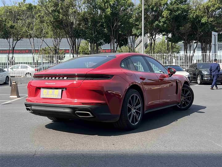 Фото 4 - Porsche Panamera