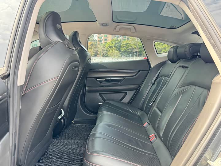 Фото 6 - XPeng P7