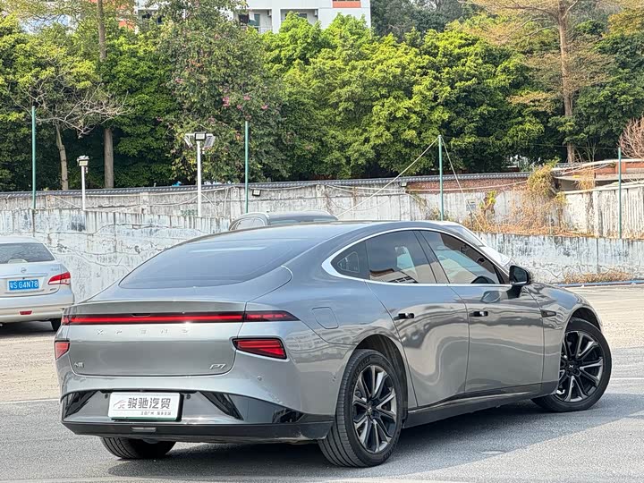 Фото 9 - XPeng P7