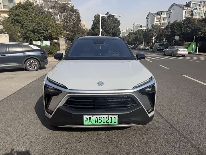 Фото 1 - Nio ES8