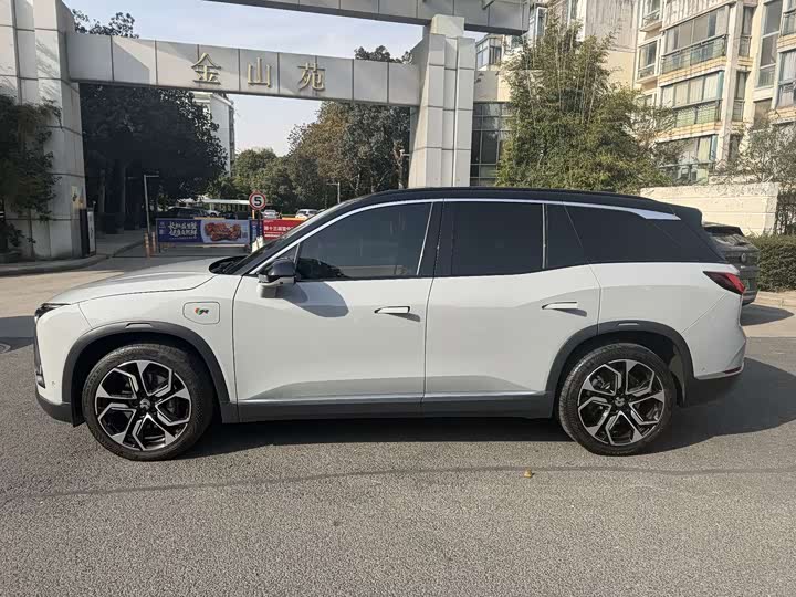 Фото 2 - Nio ES8