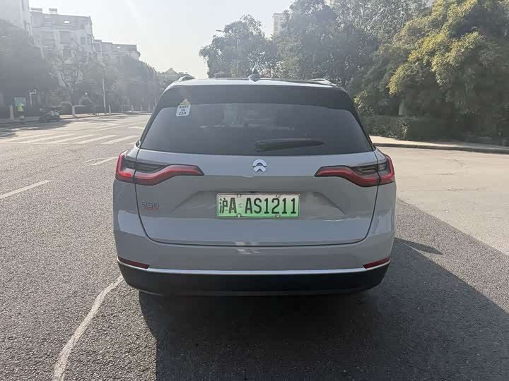 Фото 3 - Nio ES8