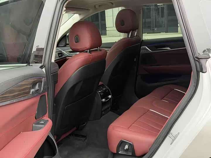 Фото 8 - BMW 6 Series GT