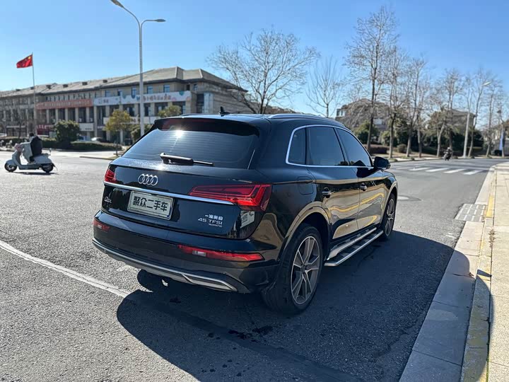 Фото 4 - Audi Q5L