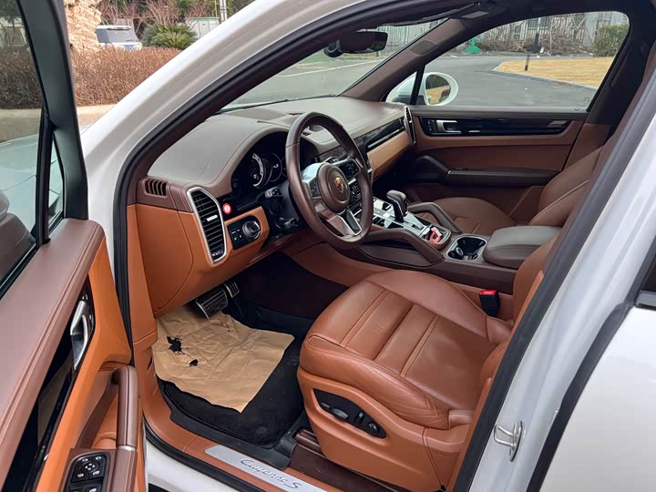 Фото 8 - Porsche Cayenne