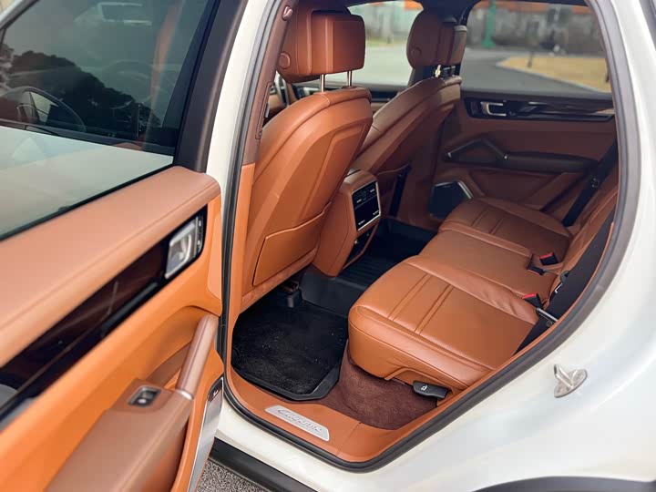 Фото 9 - Porsche Cayenne