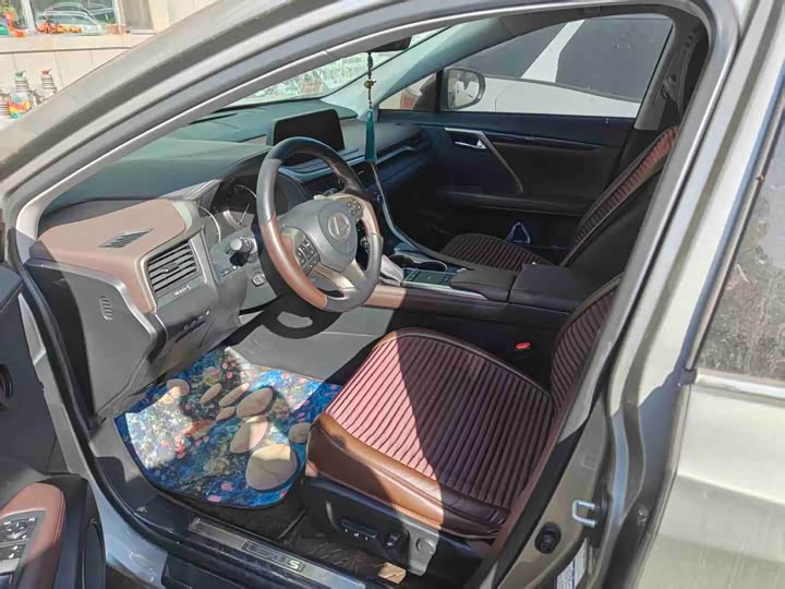 Фото 3 - Lexus RX