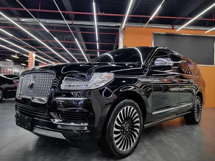 Фото 1 - Lincoln Navigator