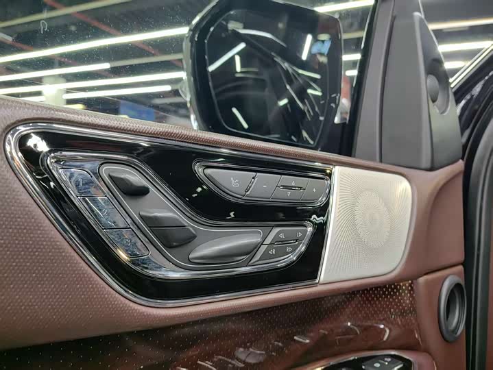 Фото 7 - Lincoln Navigator