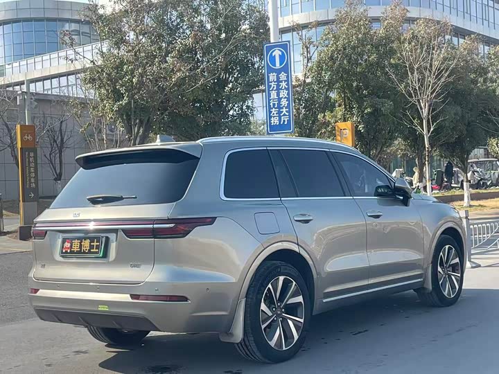 Фото 9 - LiXiang One