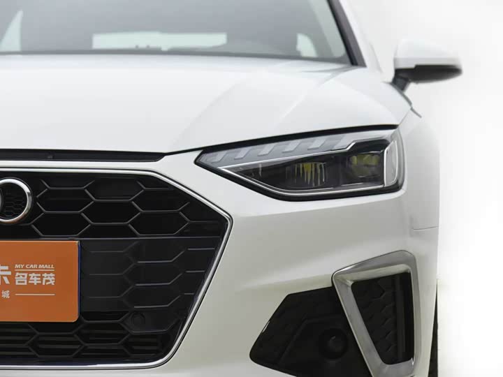 Фото 2 - Audi A4L