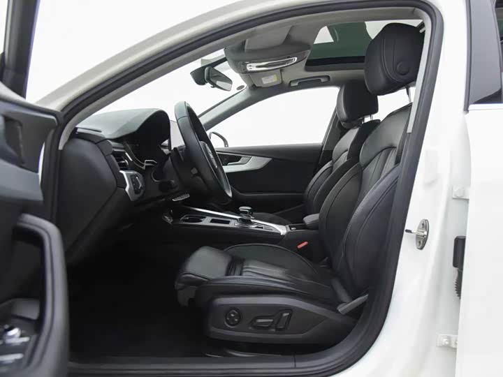 Фото 6 - Audi A4L