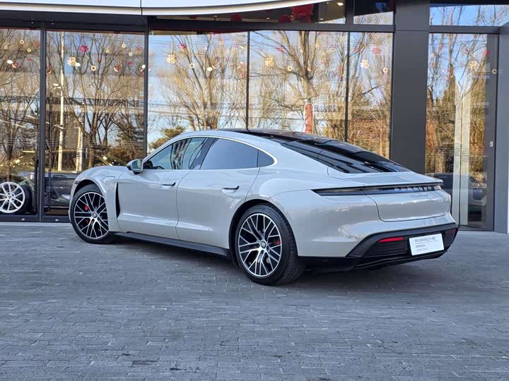 Фото 5 - Porsche Taycan