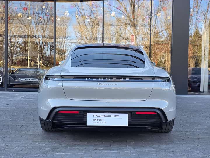 Фото 6 - Porsche Taycan