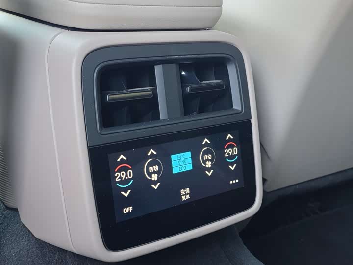 Фото 7 - Porsche Taycan