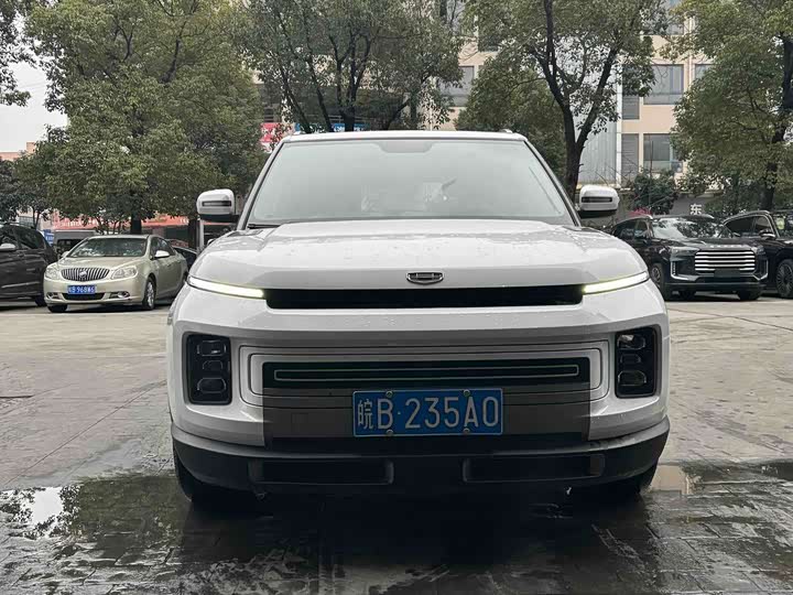 Фото 2 - Geely Icon
