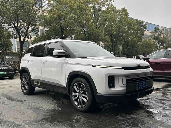 Фото 3 - Geely Icon