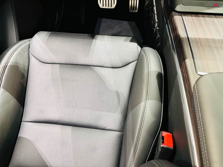 Фото 9 - Tesla Model X