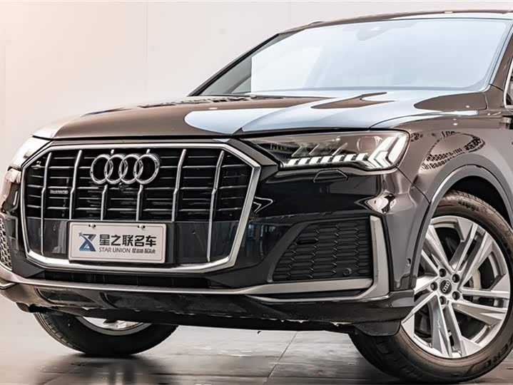 Фото 2 - Audi Q7