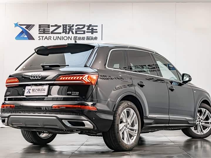 Фото 6 - Audi Q7