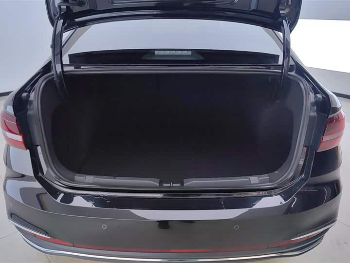 Фото 4 - Volkswagen Lavida