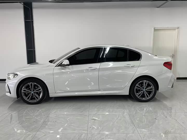 Фото 3 - BMW 1 Series