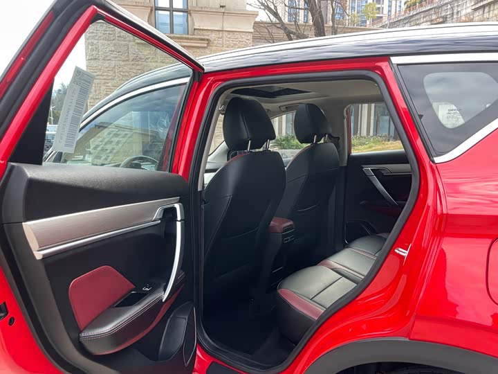 Фото 6 - Geely Coolray