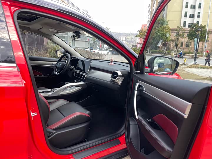 Фото 8 - Geely Coolray