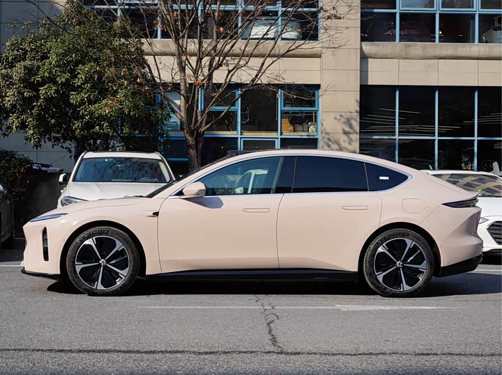 Фото 3 - Nio ET5