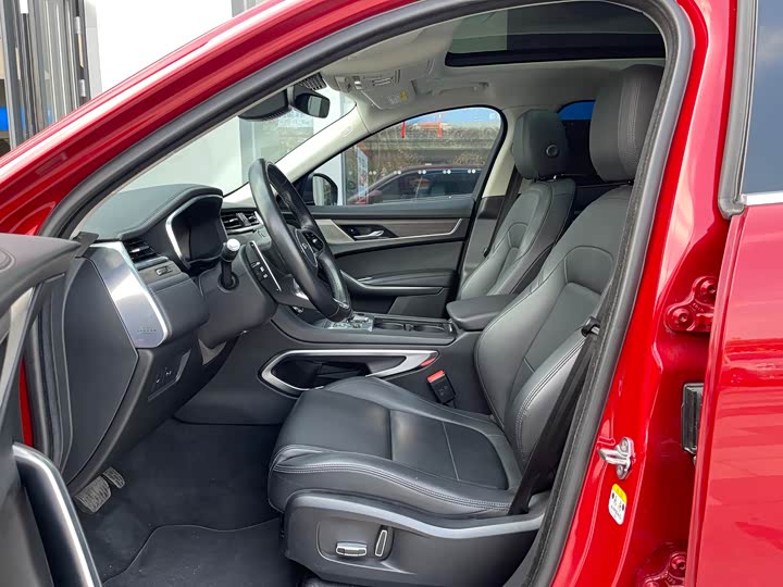 Фото 8 - Jaguar F-Pace