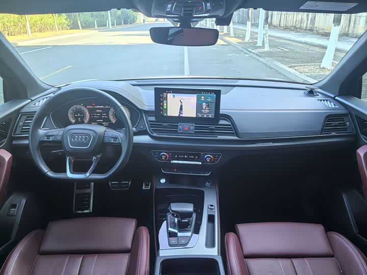 Фото 6 - Audi Q5L