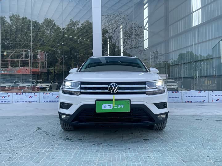 Фото 3 - Volkswagen Tharu