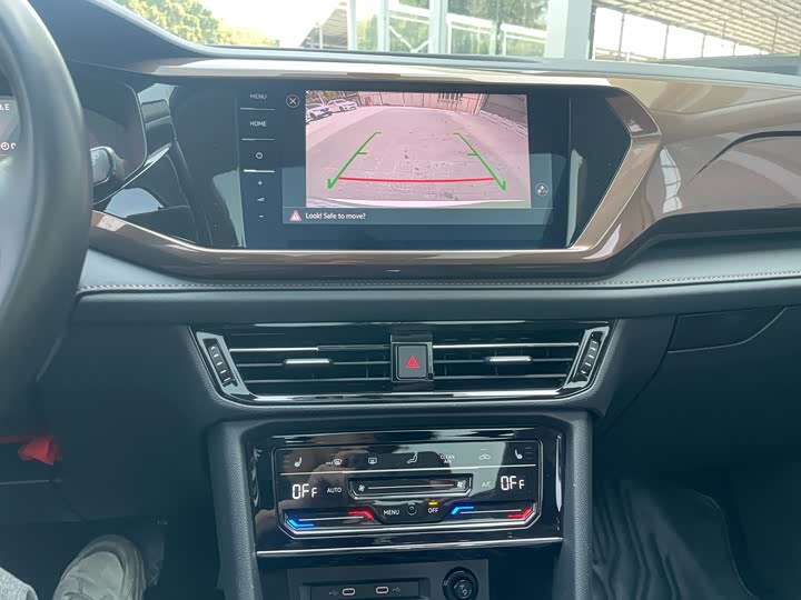 Фото 9 - Volkswagen Tharu