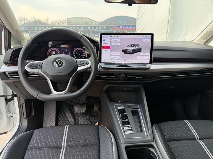 Фото 5 - Volkswagen Golf