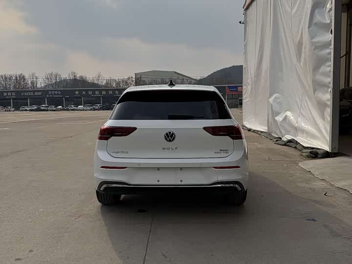 Фото 8 - Volkswagen Golf