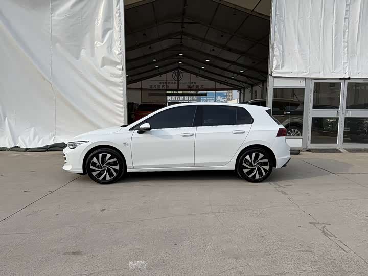 Фото 9 - Volkswagen Golf