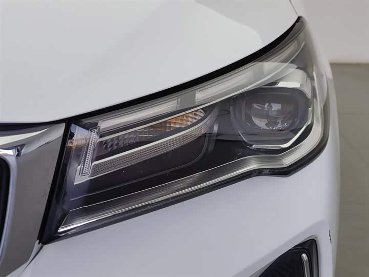 Фото 7 - Geely Emgrand