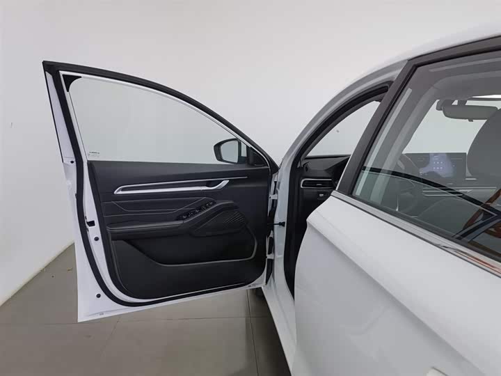 Фото 8 - Geely Emgrand